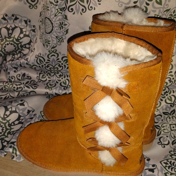 Women's Koolaburra UGG size 7 - Picture 2 of 4